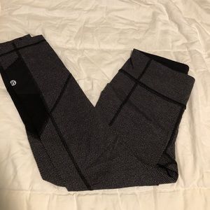 Lululemon Speed Up crop 21’’