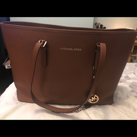 Perfect Fall MK bag! - Picture 2 of 7