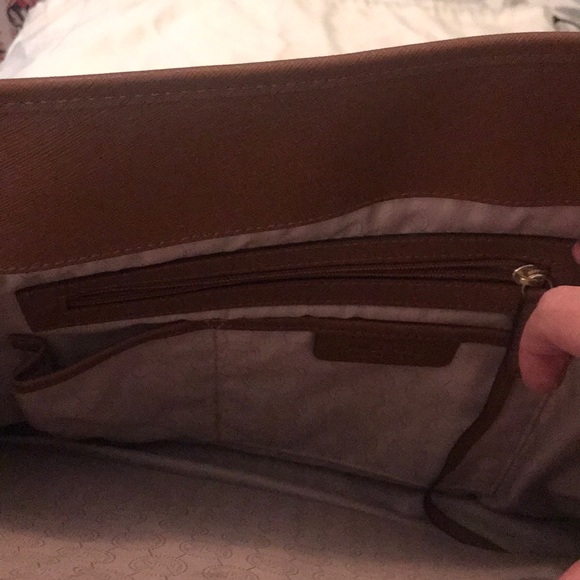 Perfect Fall MK bag! - Picture 5 of 7