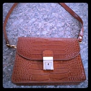 L.A.P.A. crisforo colombo