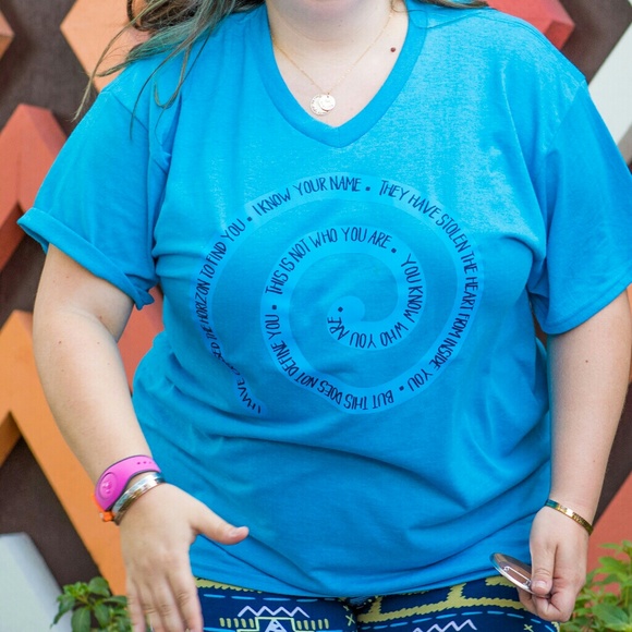 Tops - Blue Moana V-Neck Shirt (Unisex XL)