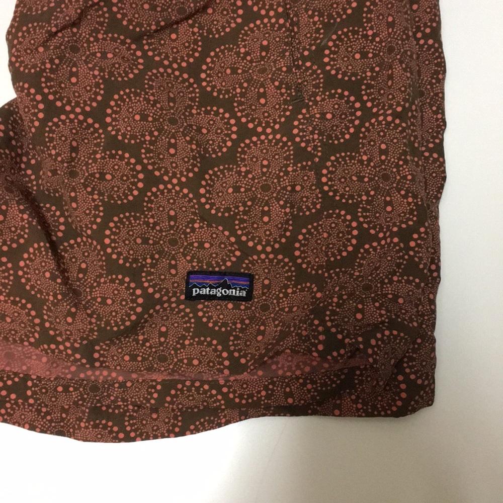 Women's Patagonia Baggies size small patterned