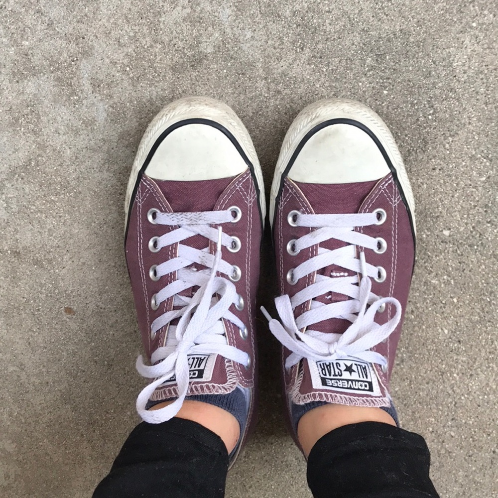 FLASH SALE ONLY THIS WEEK Maroon low top Converse