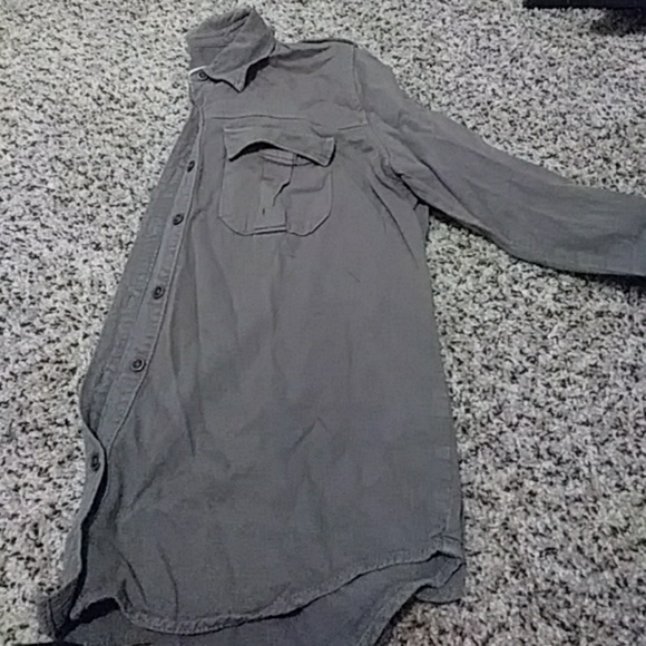 button down - Picture 1 of 1