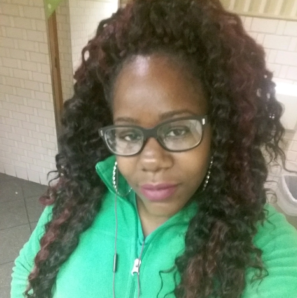 Meet your Posher, Marisaha