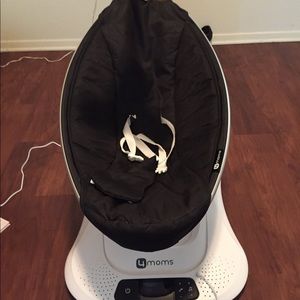 MommaRoo4 Baby Swing