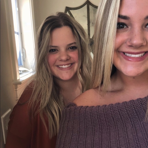 Meet your Posher, Danielle - Picture 1 of 1