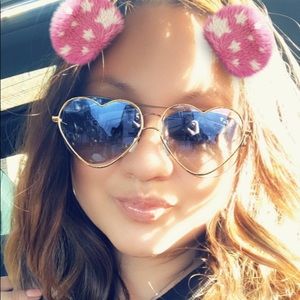 Meet your Posher, Liz