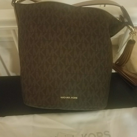 2 Brand New Authentic Michael Kors Purses - Picture 5 of 5