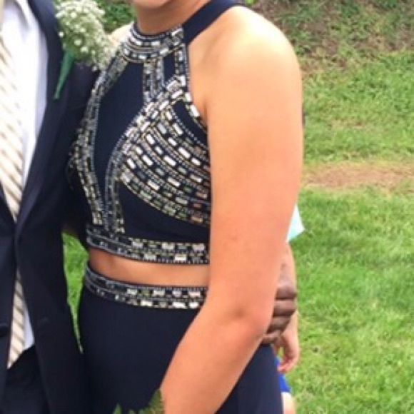 Prom dress - Picture 2 of 2