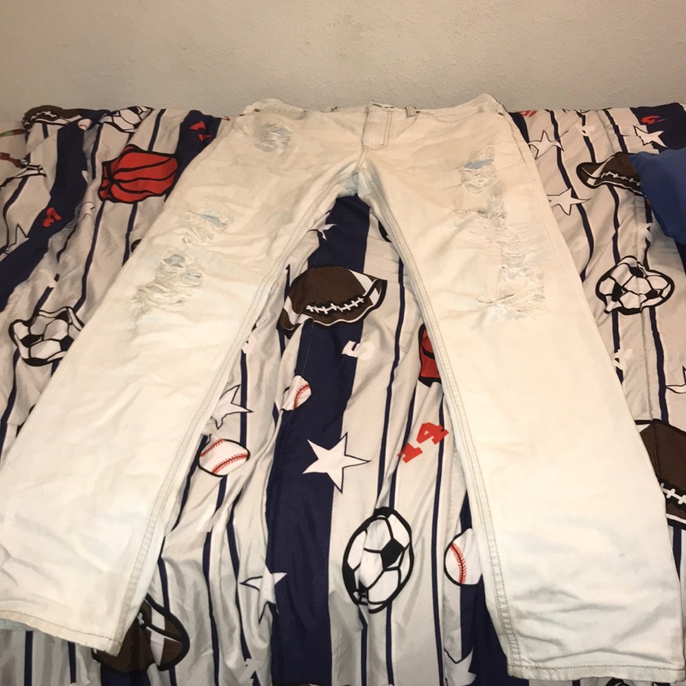 Men Ripped Levi Jeans