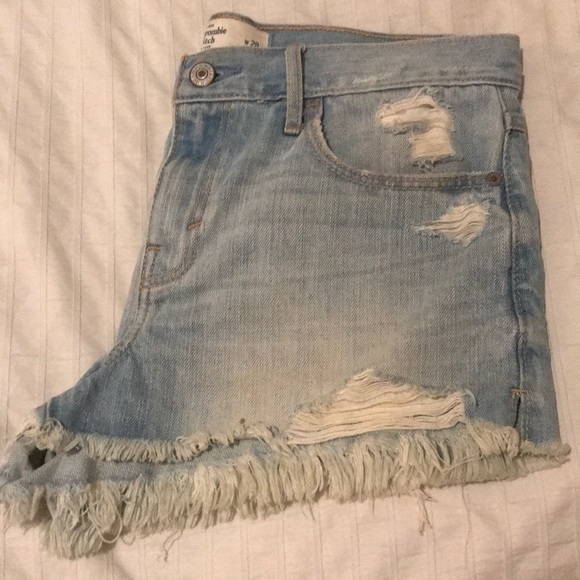 Abercrombie and Fitch shorts - Picture 2 of 3