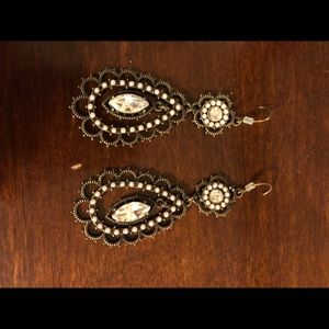 Chloe & Isabel earrings