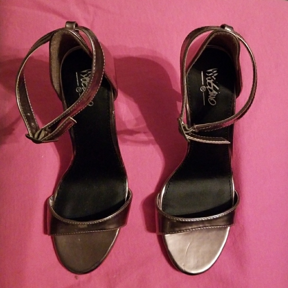 Mission high heel