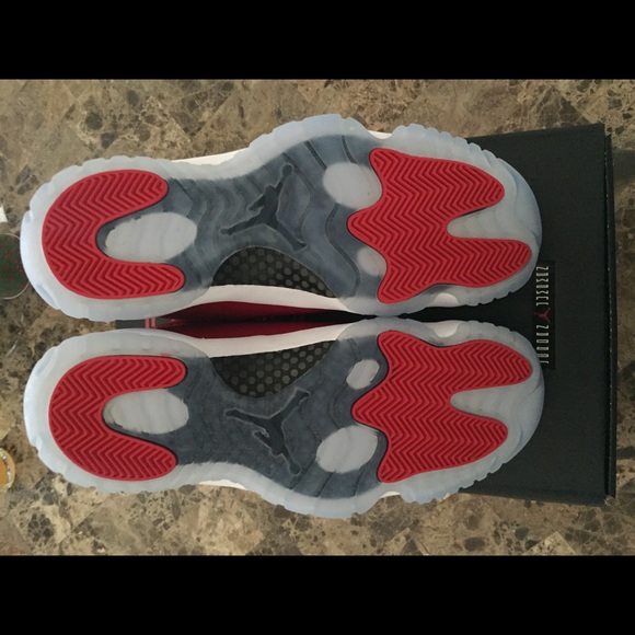 Air Jordan 11 Win Like ‘96 (Gym Red) main image 8