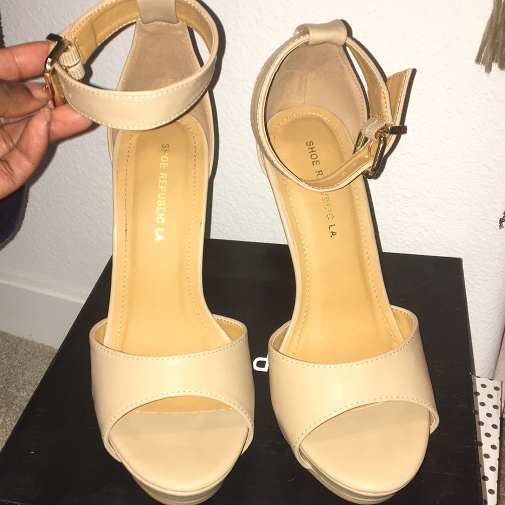 Peep toe Heel