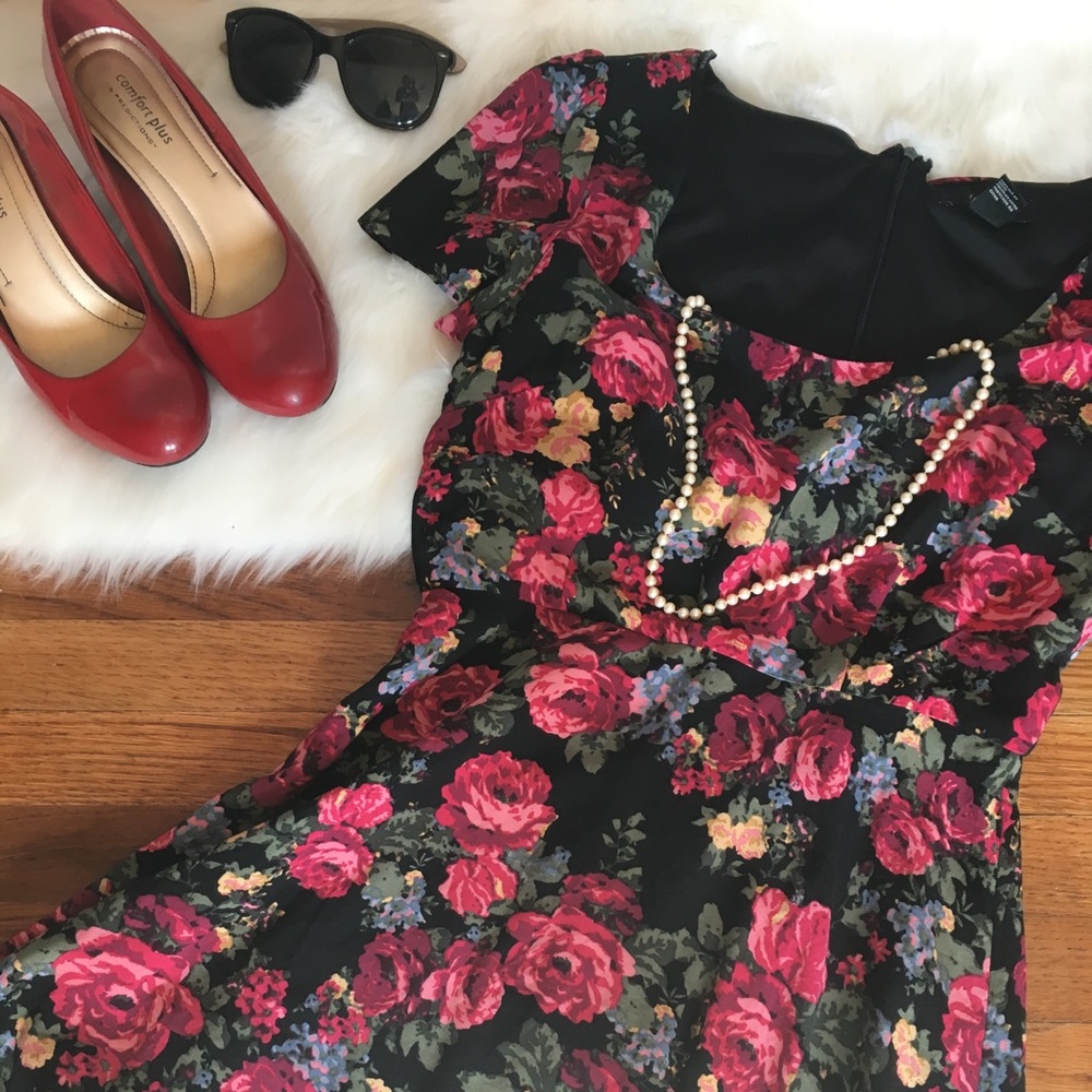 F21 Fit & Flare Floral Short Sleeve Summer Dress
