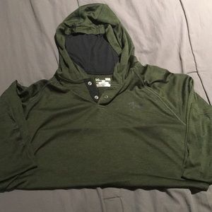 Under armour men’s long sleeved T-shirt with hood