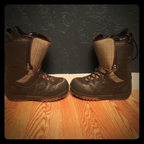 forum destroyer snowboard boots