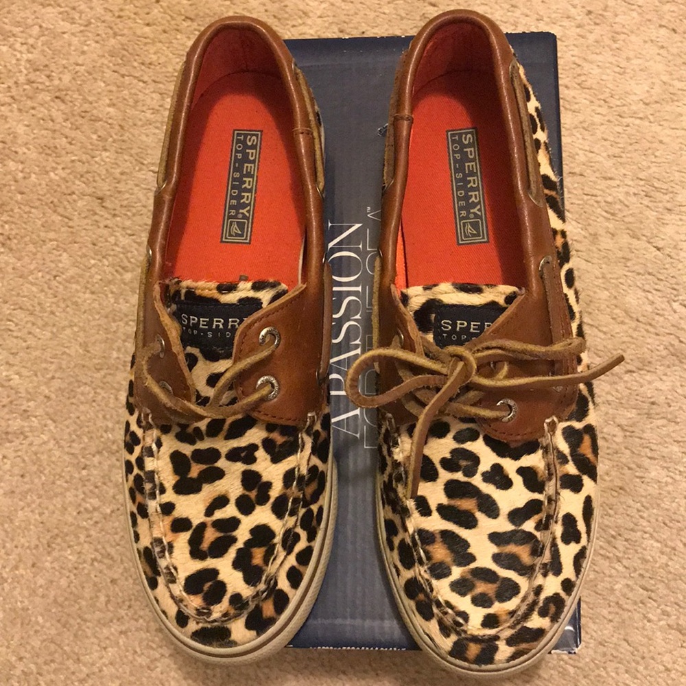 Leopard boat shoes