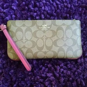 Perfect gift so much space and room for phone