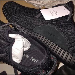 Yeezy Boost 350 V2 ‘bred’ size 8.