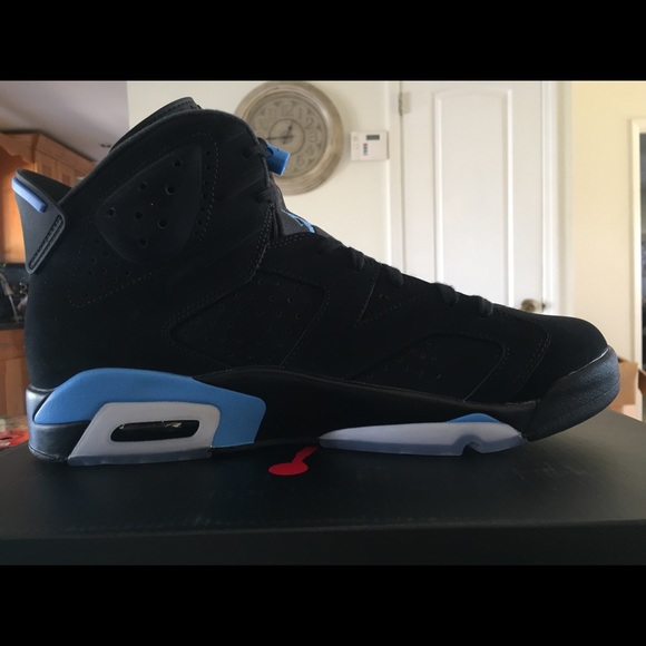 Air Jordan 6 UNC main image 4