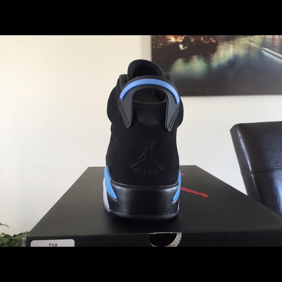 Air Jordan 6 UNC main image 5