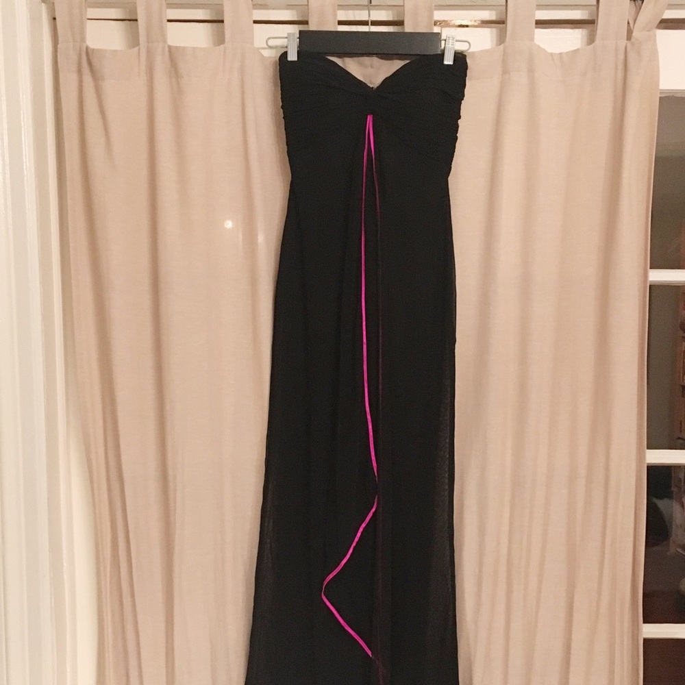 Sexy, Comfy Black Strapless Formal Dress Size 2