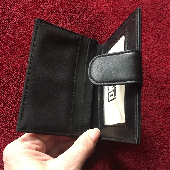 DKNY Wallet - Picture 2 of 2