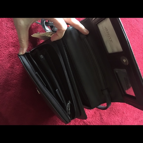 Amity Classics Purse NWT - Picture 3 of 3