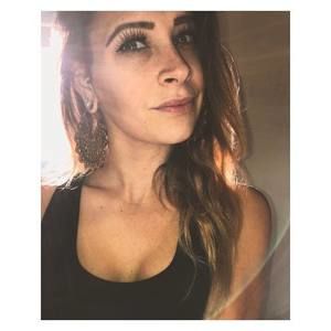 Meet your Posher, Alexis