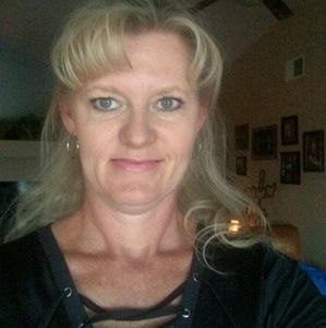 Meet your Posher, Leona