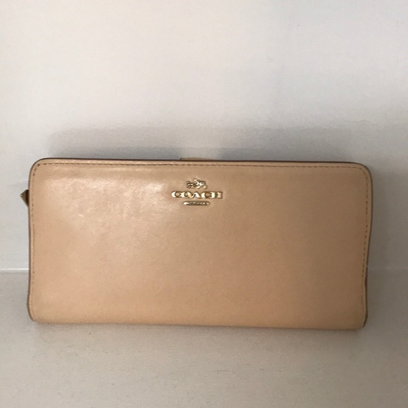 Coach Handbags - Coach wallet