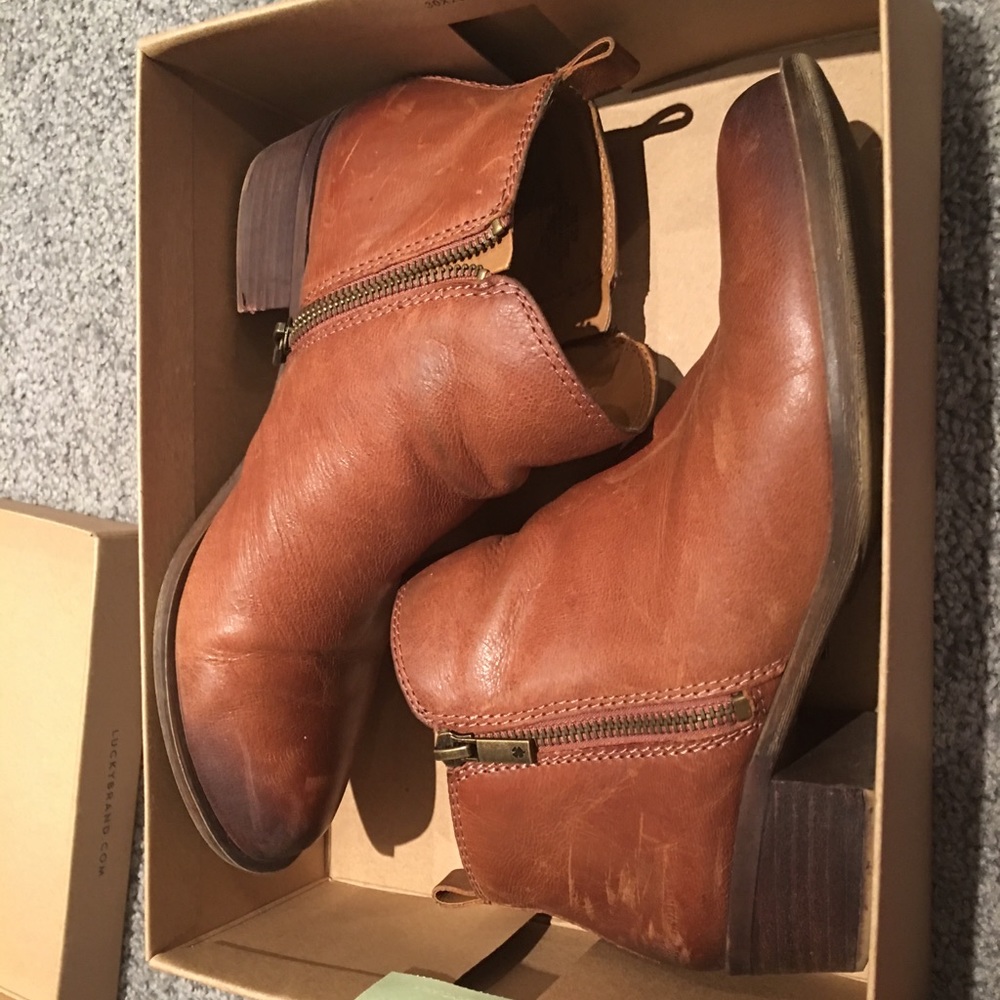 Toffee leather boots