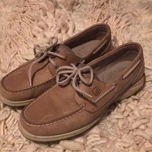 Tan Sperry top sider
