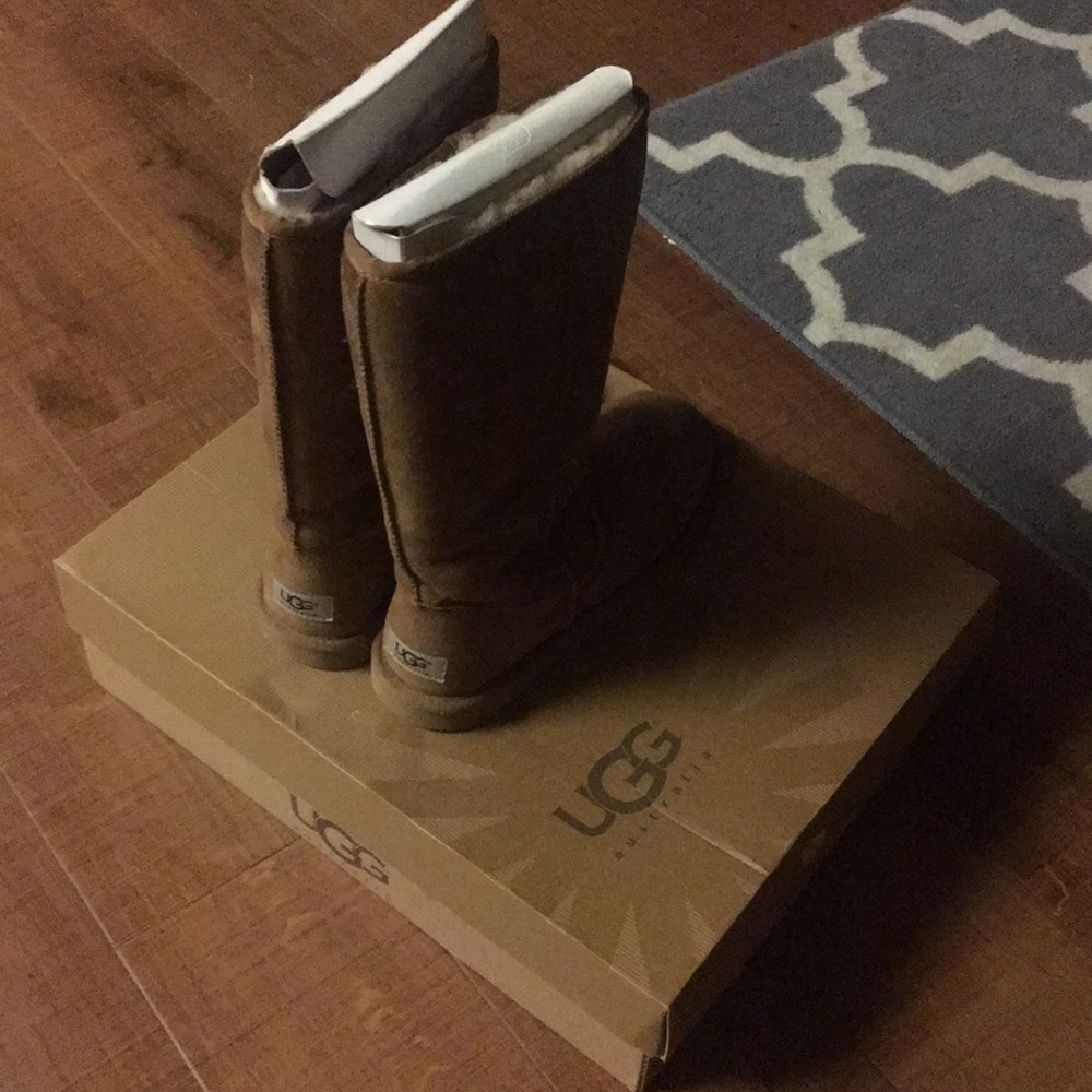 UGG Tall Chestnut