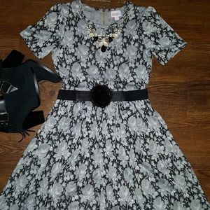 LuLaRoe Unicorn Amelia Dress Vintage Rose Black