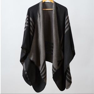 BB Dakota Poncho Charcoal