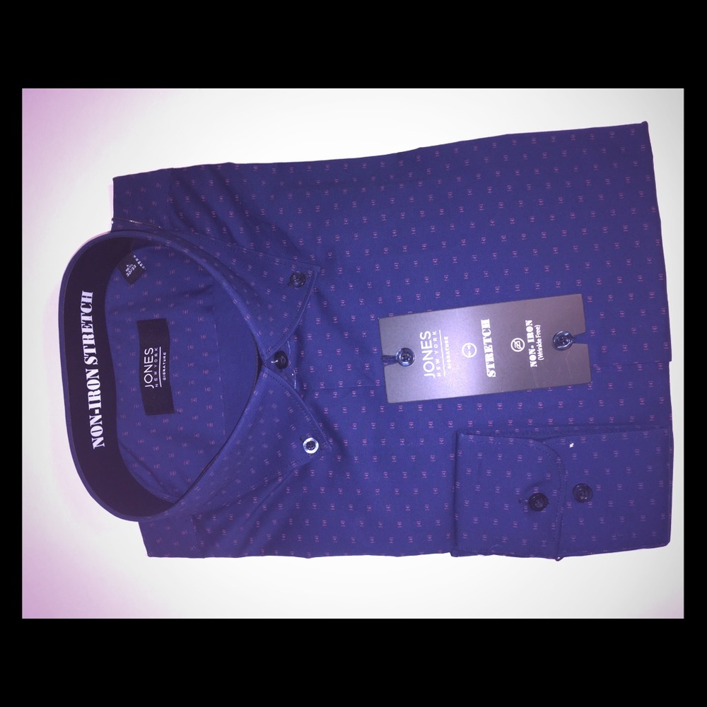 Men’s Jones NY Long Sleeve Button Down Shirt.