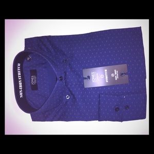Men’s Jones NY Long Sleeve Button Down Shirt.