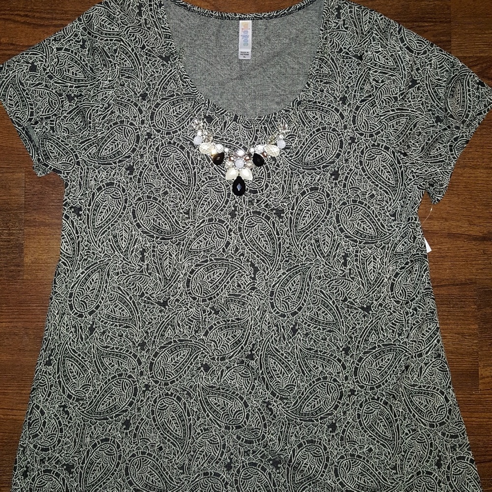 LuLaRoe XL Classic Tee Unicorn Black Paisley