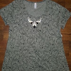 LuLaRoe XL Classic Tee Unicorn Black Paisley