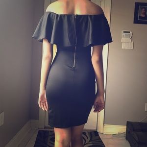 Black Ruffled Sleeve Shape Dress