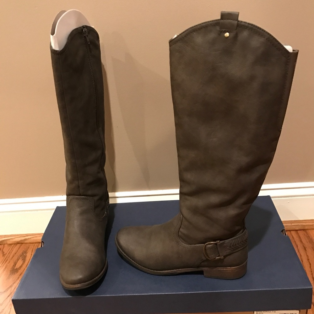 Bass boots