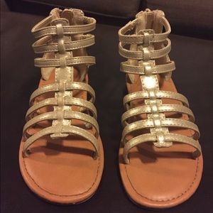 Girls Cherokee zip up Gladiator sandals.