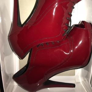 Scarlet Oxford Pumps - peep 👀 toe NIB***SOLD**