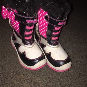 Minnie Mouse sneaker boots