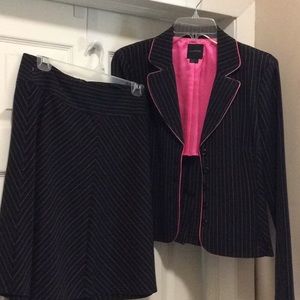 Junior's skirt suit set