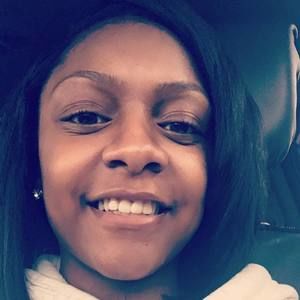 Meet your Posher, Dionne